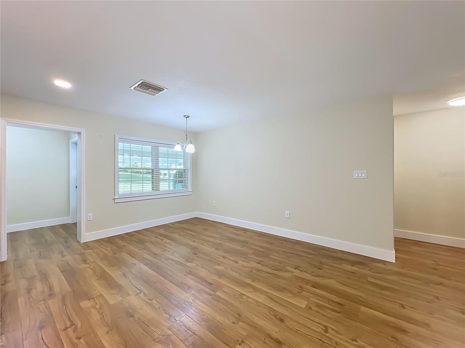 MOUNT DORA PARK SOUTH CONDO UNIT 01 - Residential