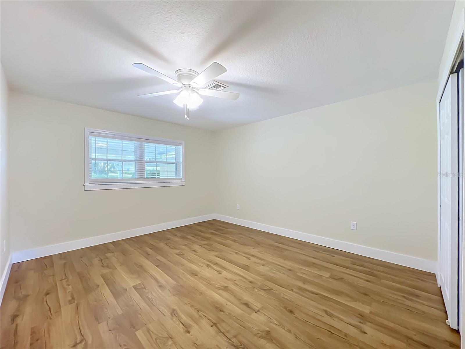 MOUNT DORA PARK SOUTH CONDO UNIT 01 - Residential