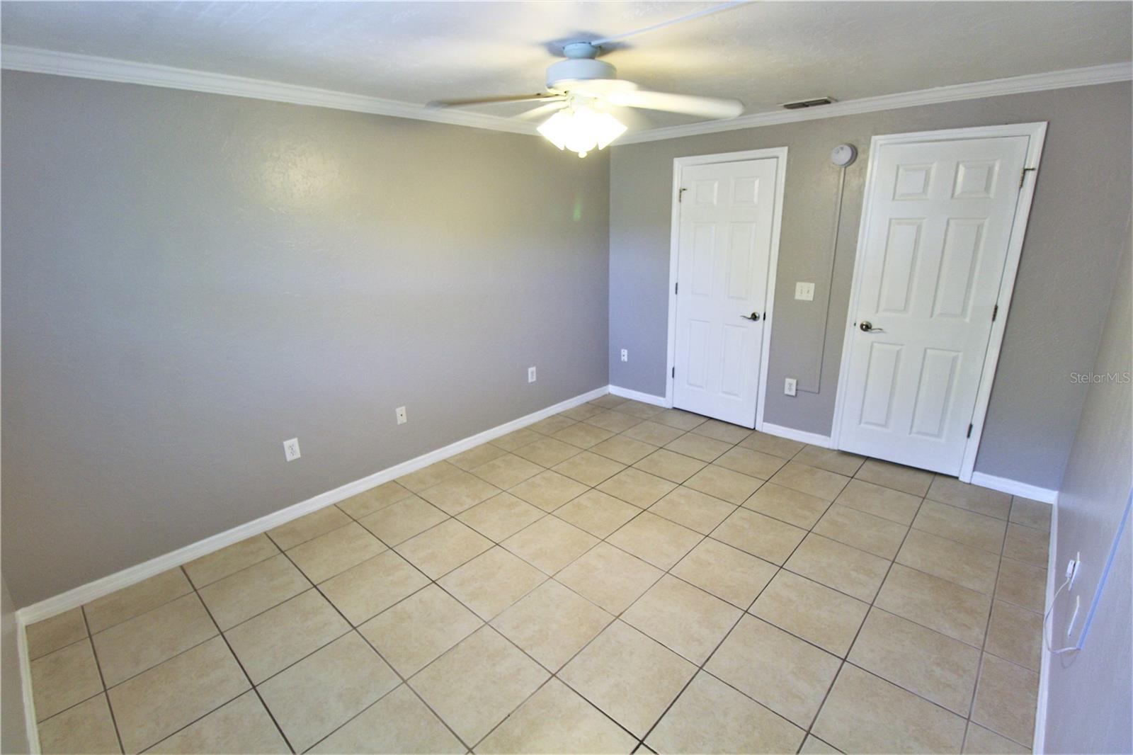 PINE SHORES ESTATE 1ST ADD - Residential Lease