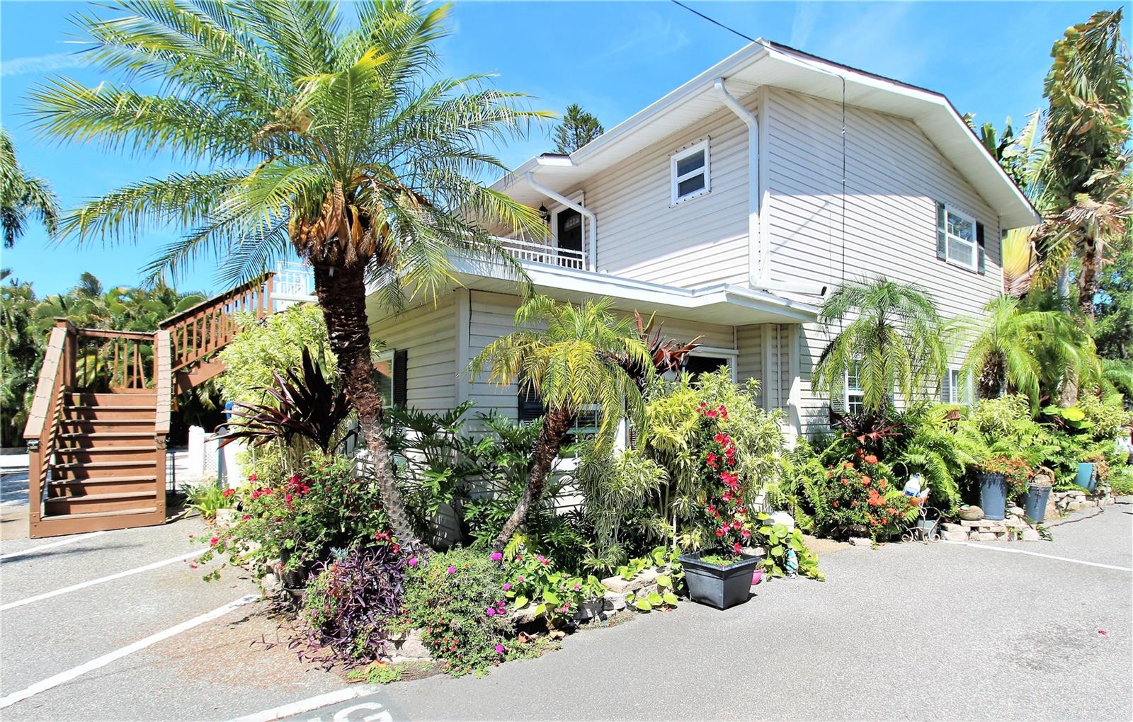 PINE SHORES ESTATE 1ST ADD - Residential Lease