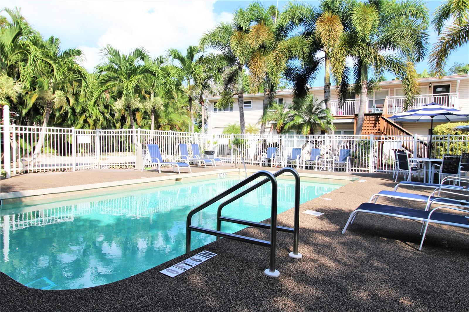 PINE SHORES ESTATE 1ST ADD - Residential Lease