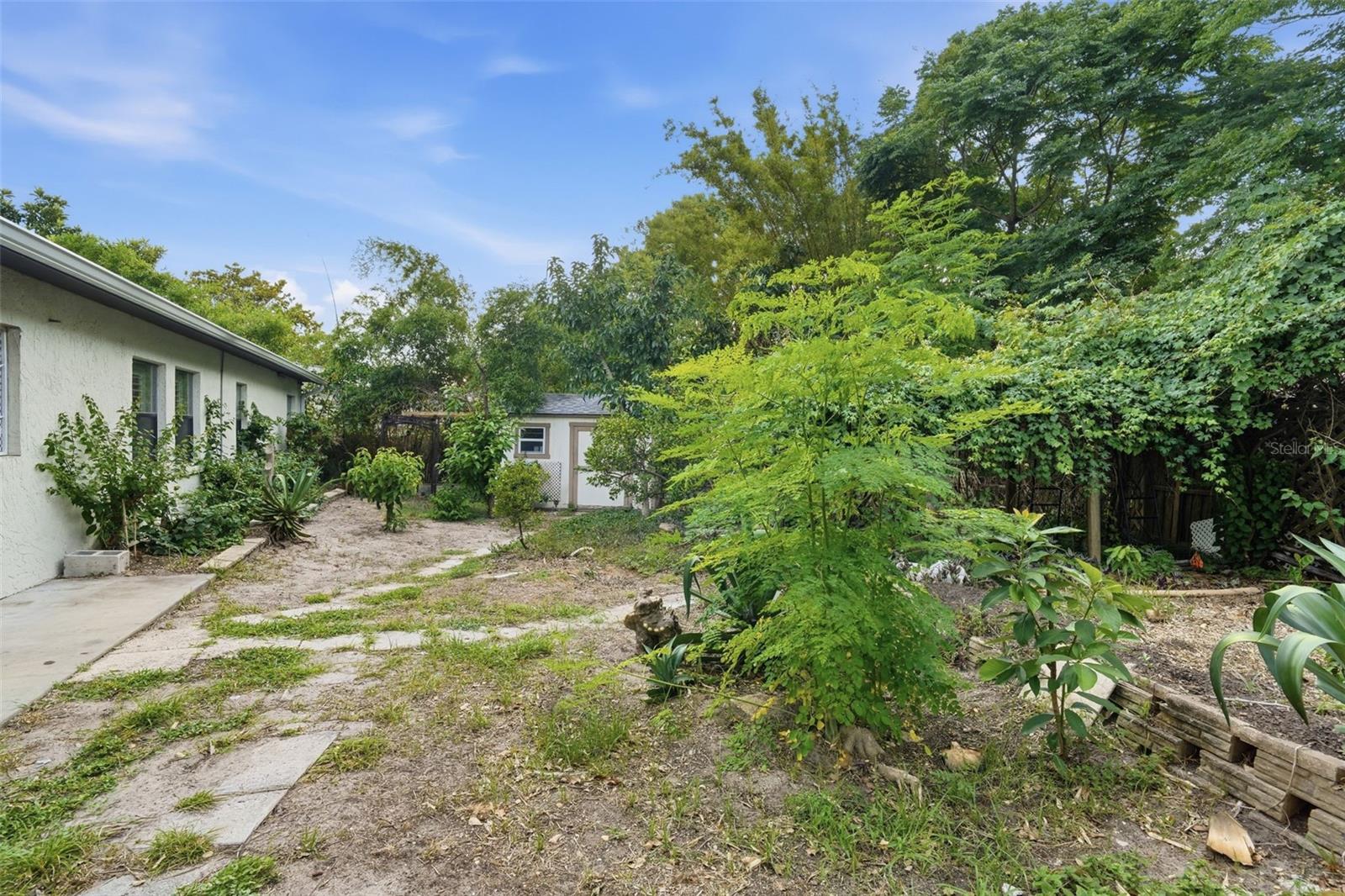 CLUBHOUSE ESTATES - Residential