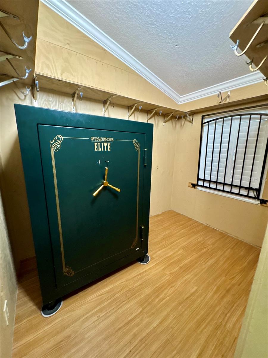 CLUBHOUSE ESTATES - Residential