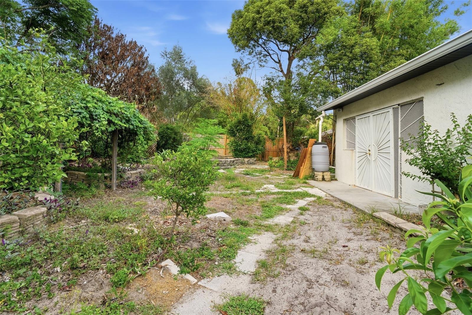 CLUBHOUSE ESTATES - Residential