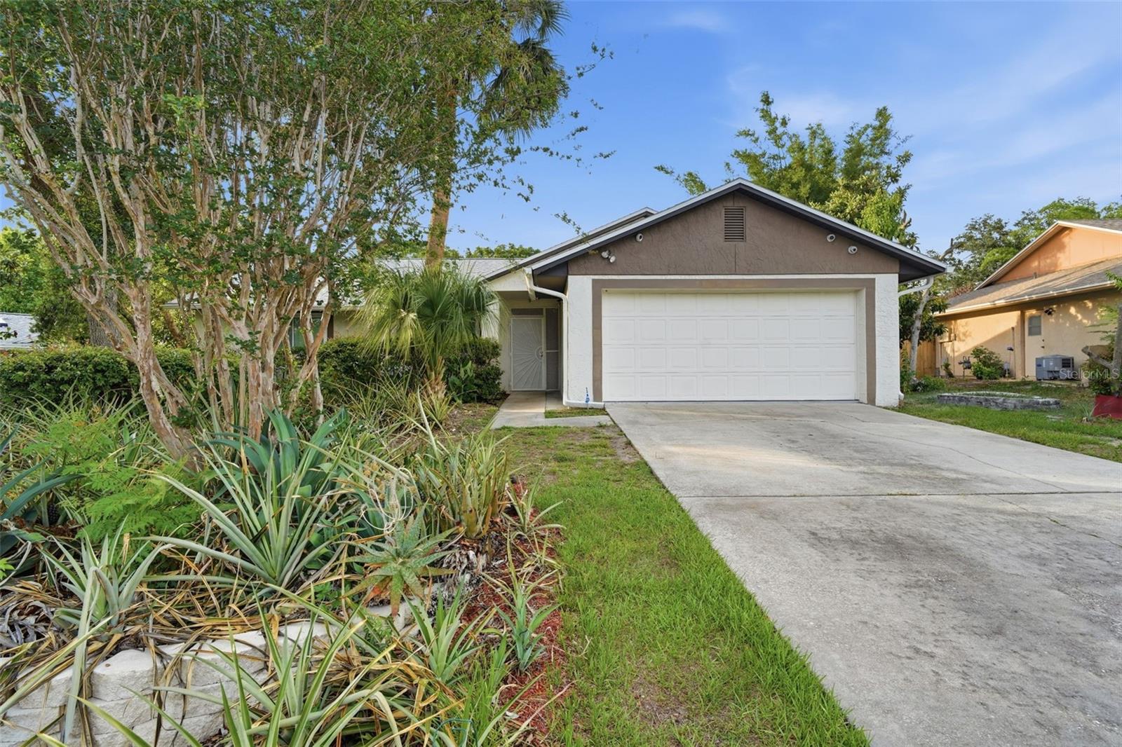 CLUBHOUSE ESTATES - Residential