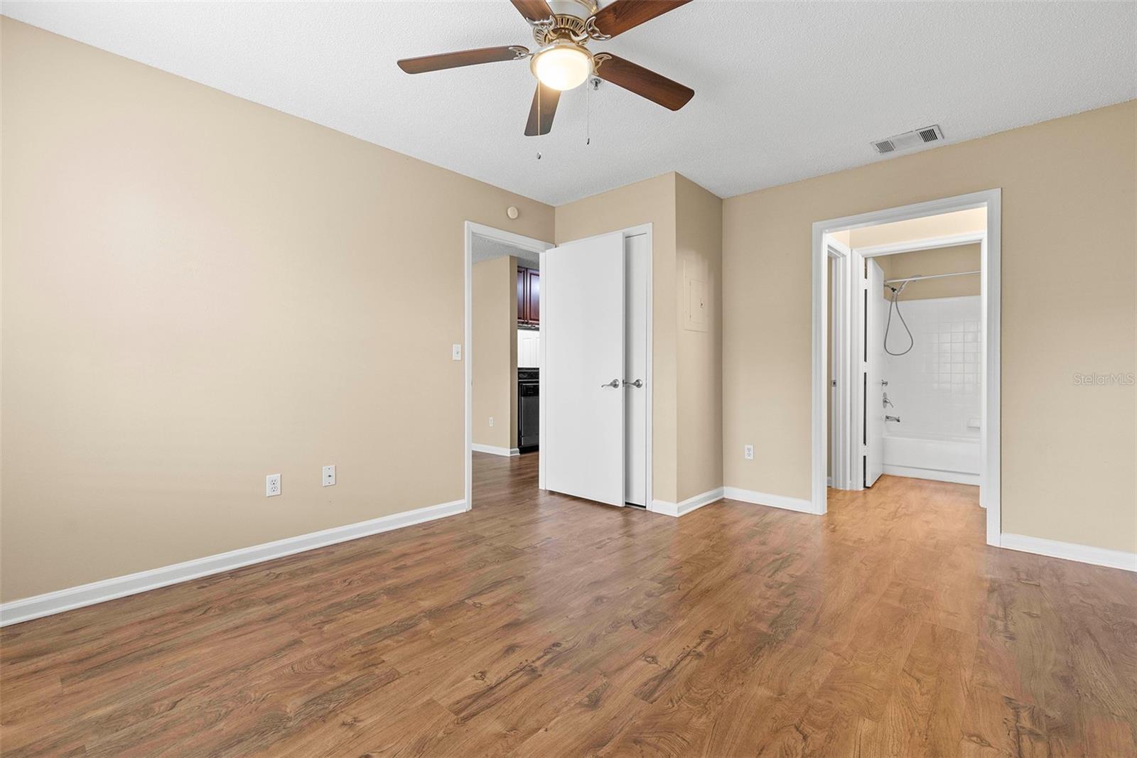 BAYPOINTE PRESERVE CONDO - Residential Lease