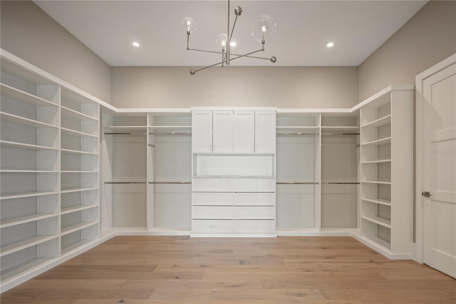BAYSHORE ESTATES - Residential