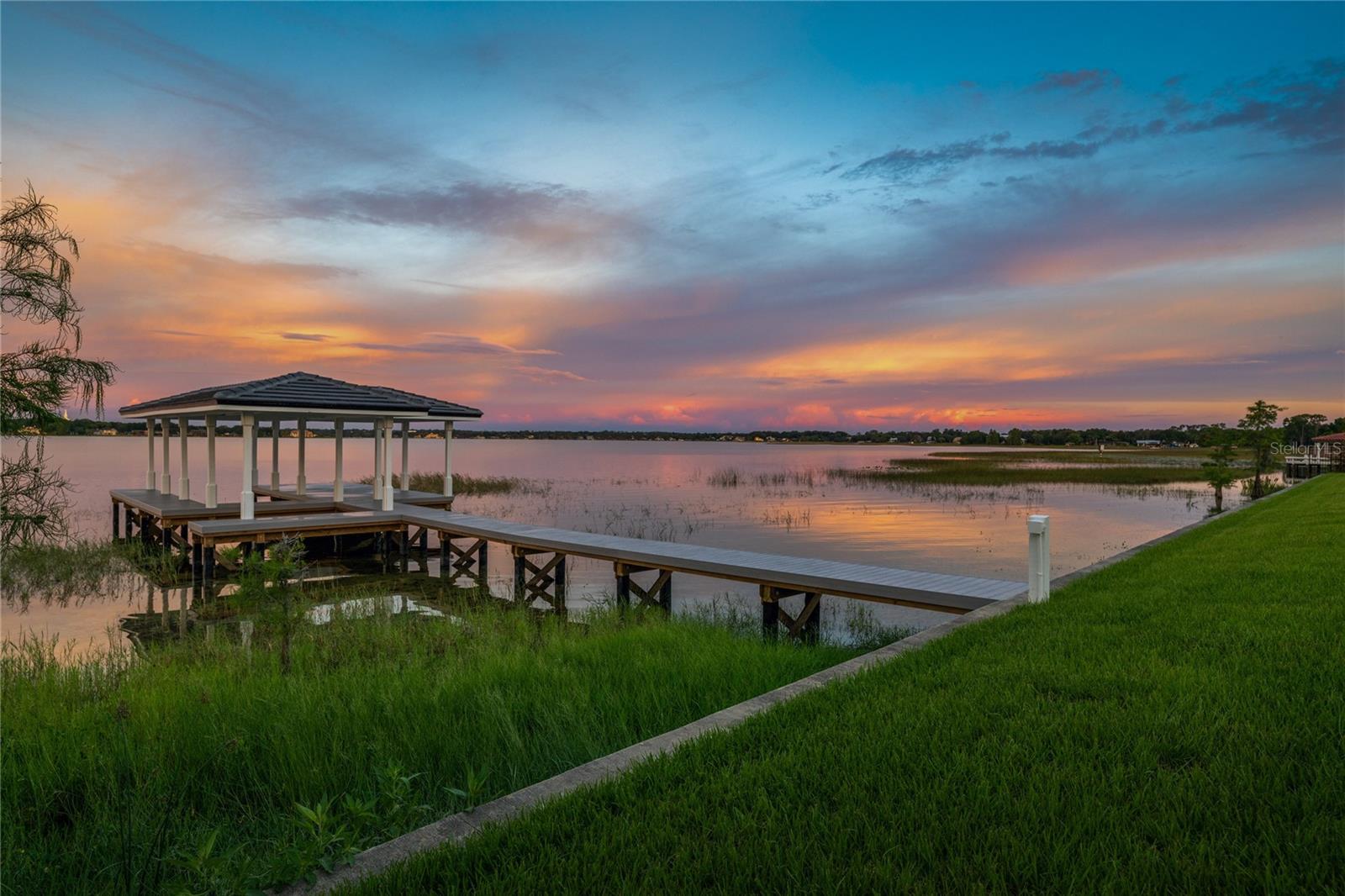 BAYSHORE ESTATES - Residential