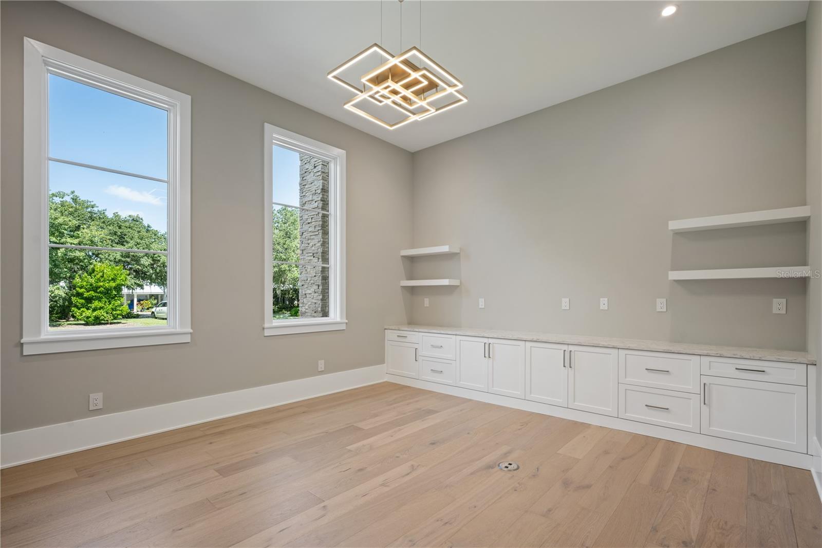 BAYSHORE ESTATES - Residential