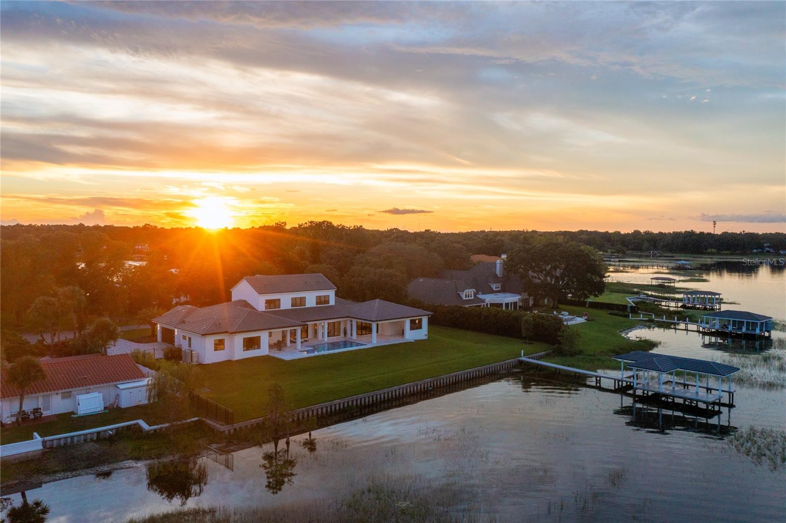 BAYSHORE ESTATES - Residential