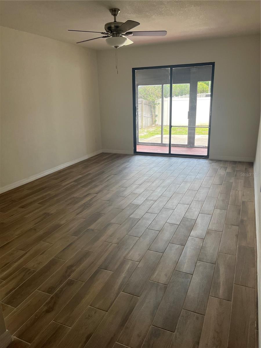 SHADOW BAY SPGS - Residential Lease