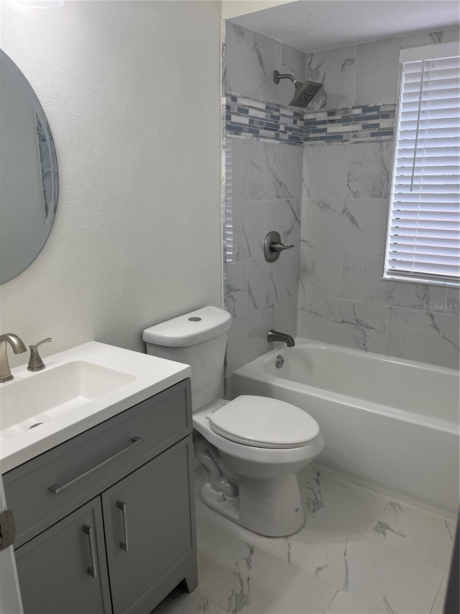 SHADOW BAY SPGS - Residential Lease