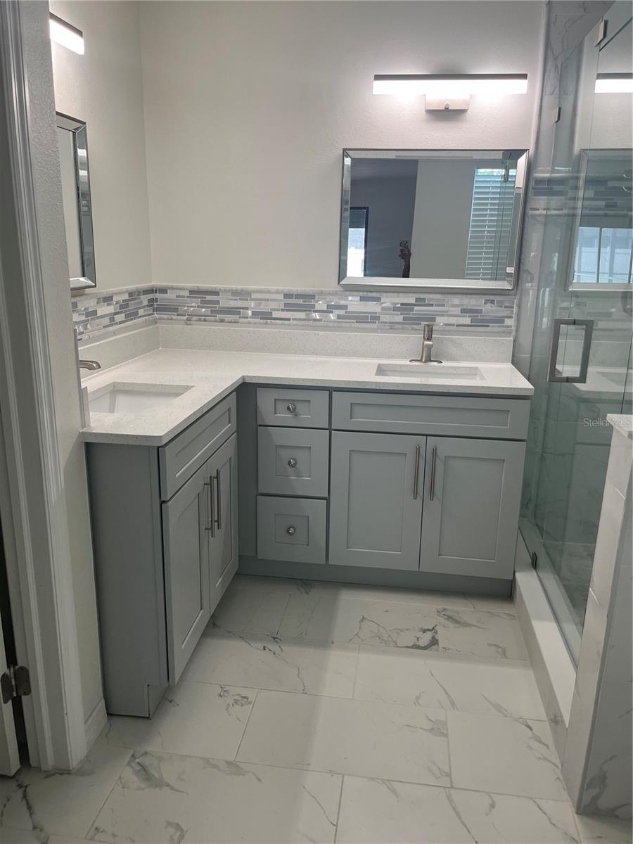 SHADOW BAY SPGS - Residential Lease