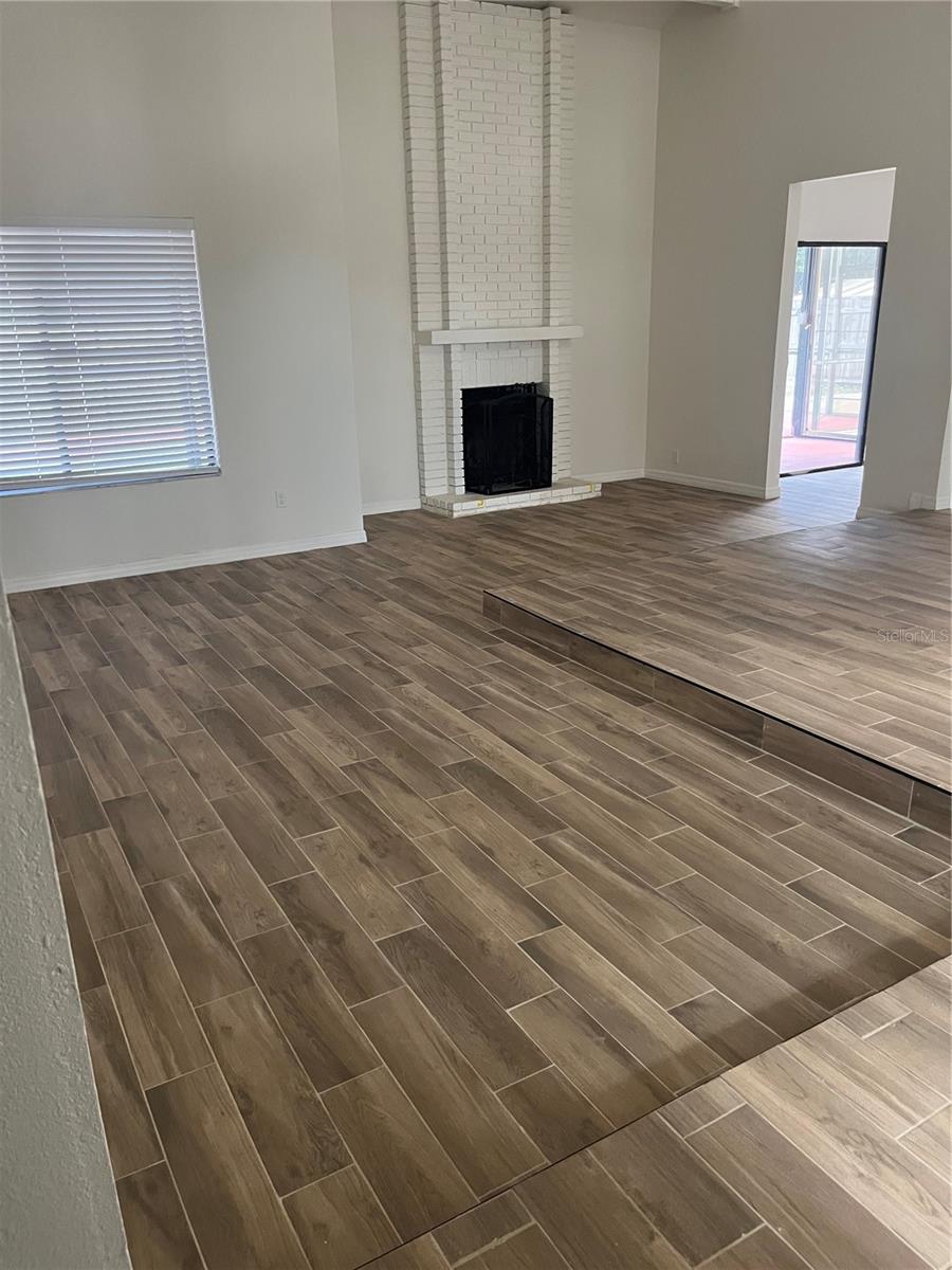 SHADOW BAY SPGS - Residential Lease