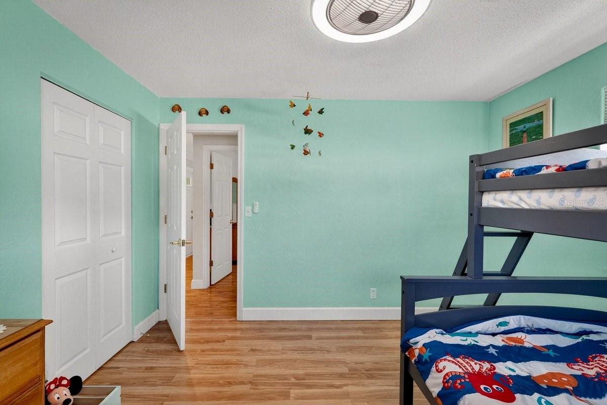 EMERALD ISLE UNIT 01 - Residential