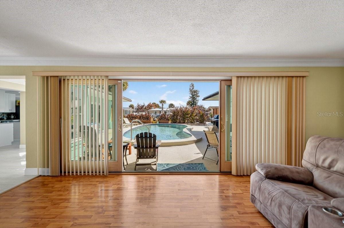 EMERALD ISLE UNIT 01 - Residential