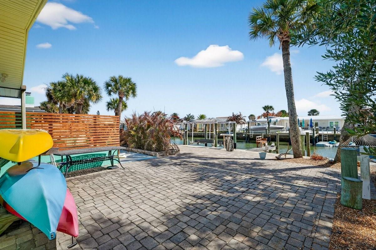 EMERALD ISLE UNIT 01 - Residential