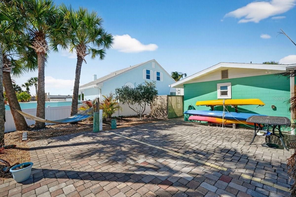 EMERALD ISLE UNIT 01 - Residential