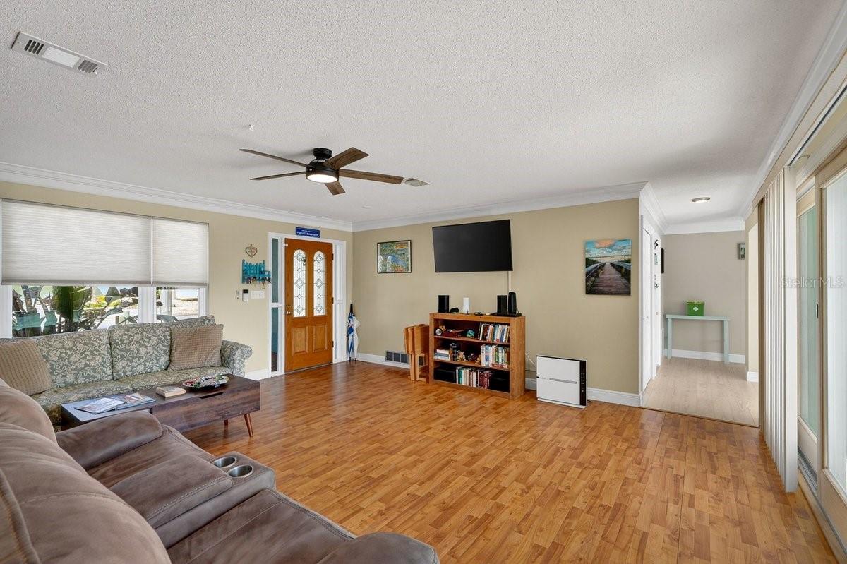 EMERALD ISLE UNIT 01 - Residential