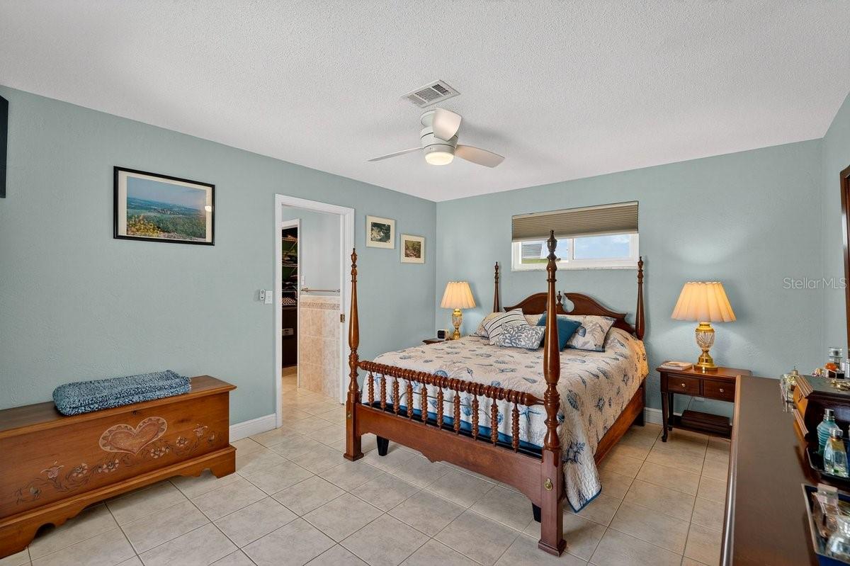 EMERALD ISLE UNIT 01 - Residential