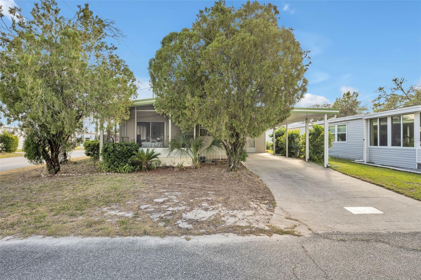 Located in the resident-owned 55+ community of Molokai, this charming two-bedroom, two-bathroom home
offers comfortable, easy living with an open floor plan designed for convenience. Move-in ready, fully
furnished and waiting for its new owner, this home is perfect for those seeking a low-maintenance lifestyle.
Residents enjoy low HOA fees that include access to a community pool, clubhouse, internet, cable, water,
trash service, and much more.