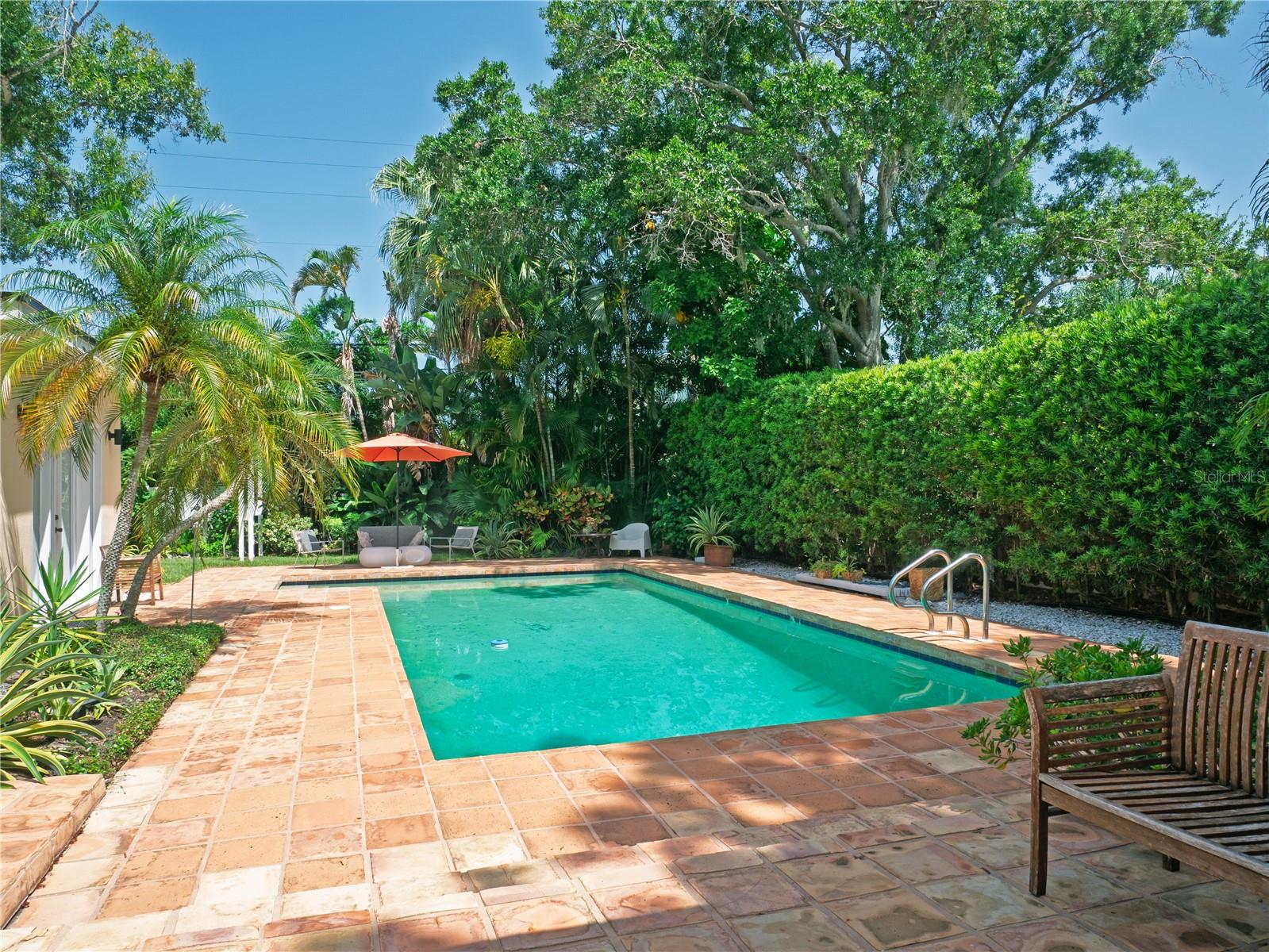 BELLEAIR ESTATES - Residential