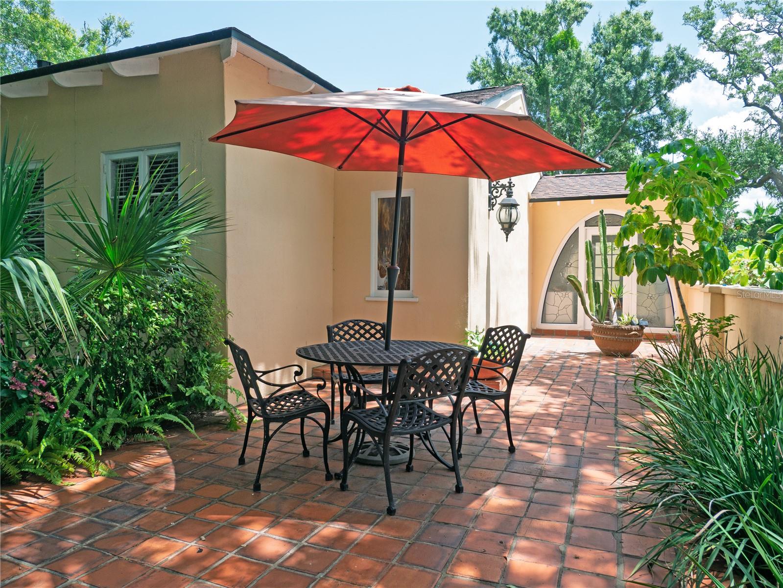 BELLEAIR ESTATES - Residential
