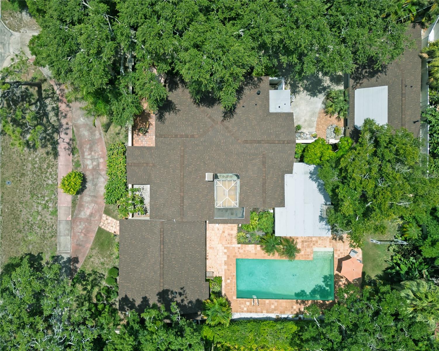BELLEAIR ESTATES - Residential