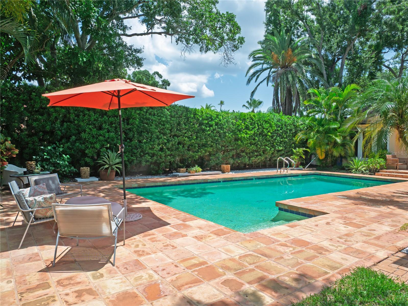 BELLEAIR ESTATES - Residential