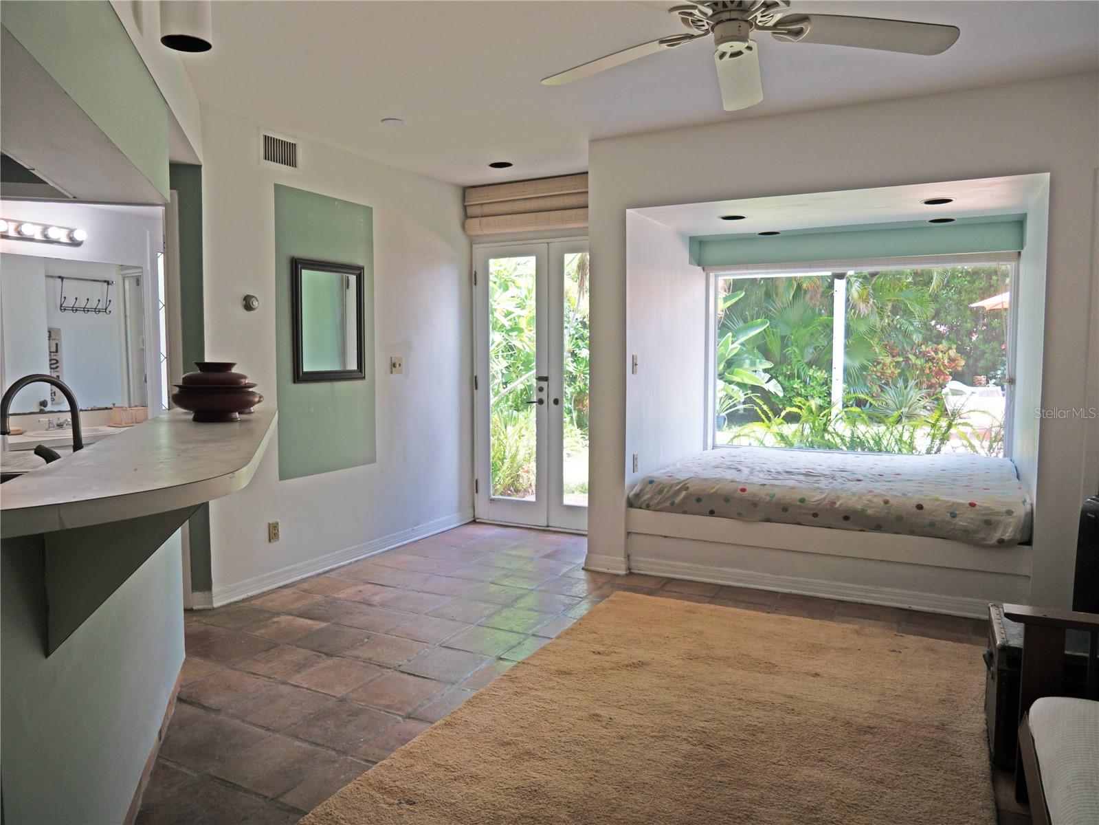 BELLEAIR ESTATES - Residential