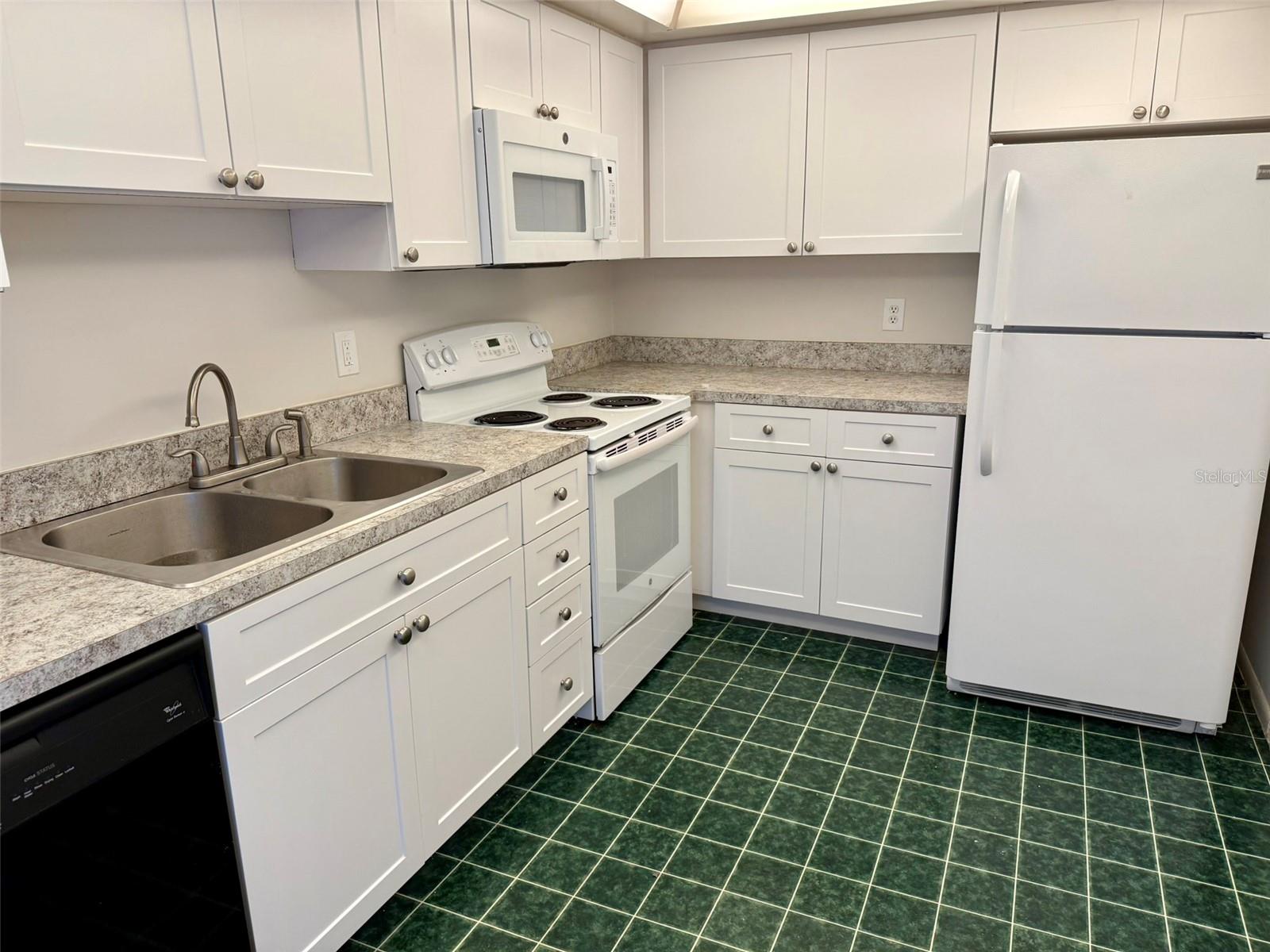DOLPHIN COVE CLEARWATER - Residential