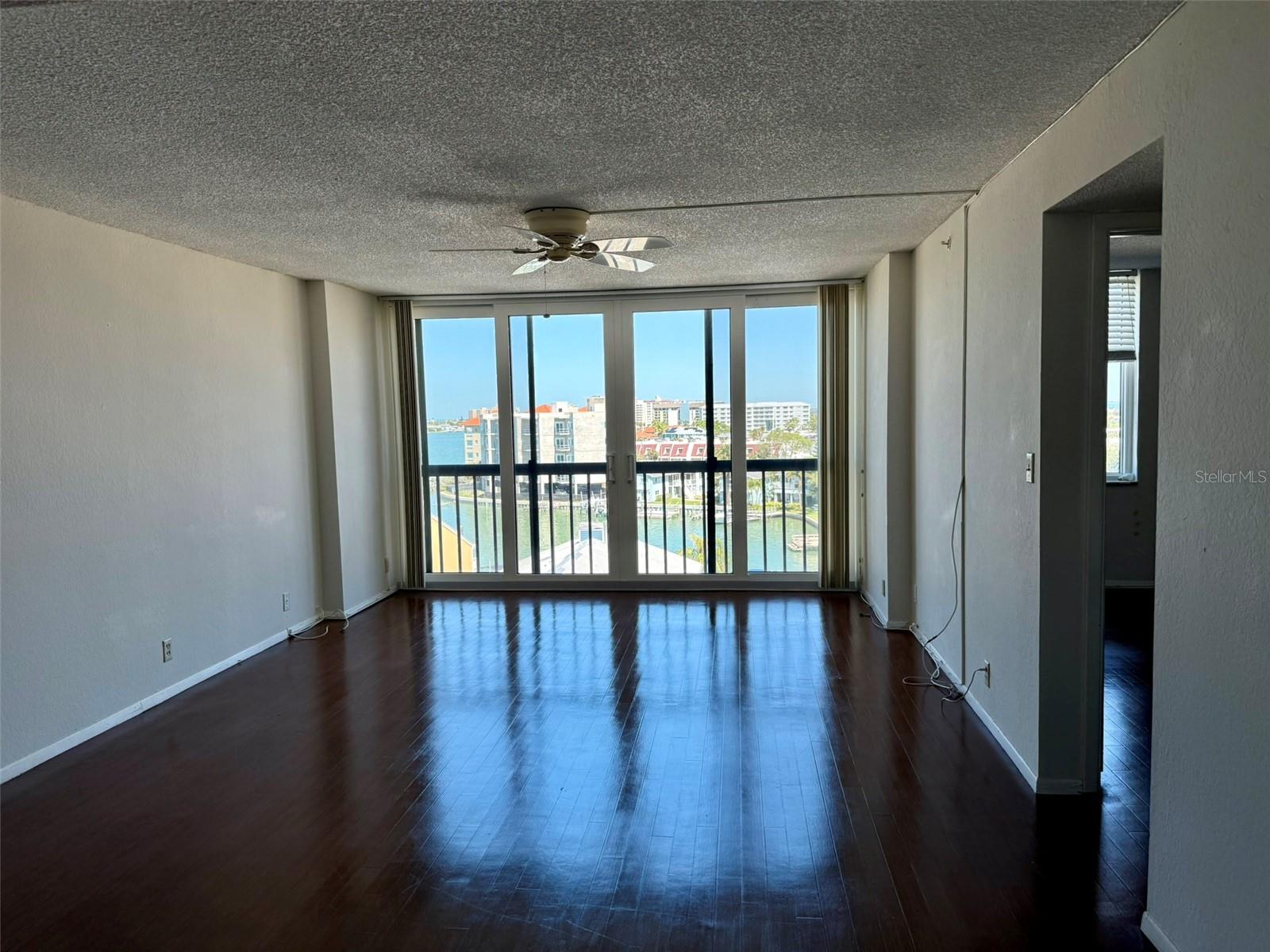 DOLPHIN COVE CLEARWATER - Residential