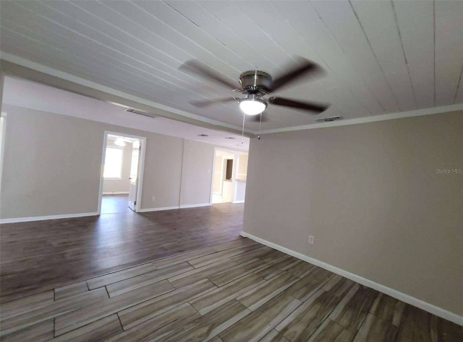 TAMPA OVERLOOK - Residential Lease