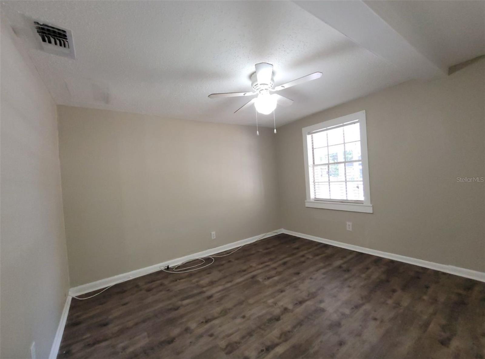 TAMPA OVERLOOK - Residential Lease