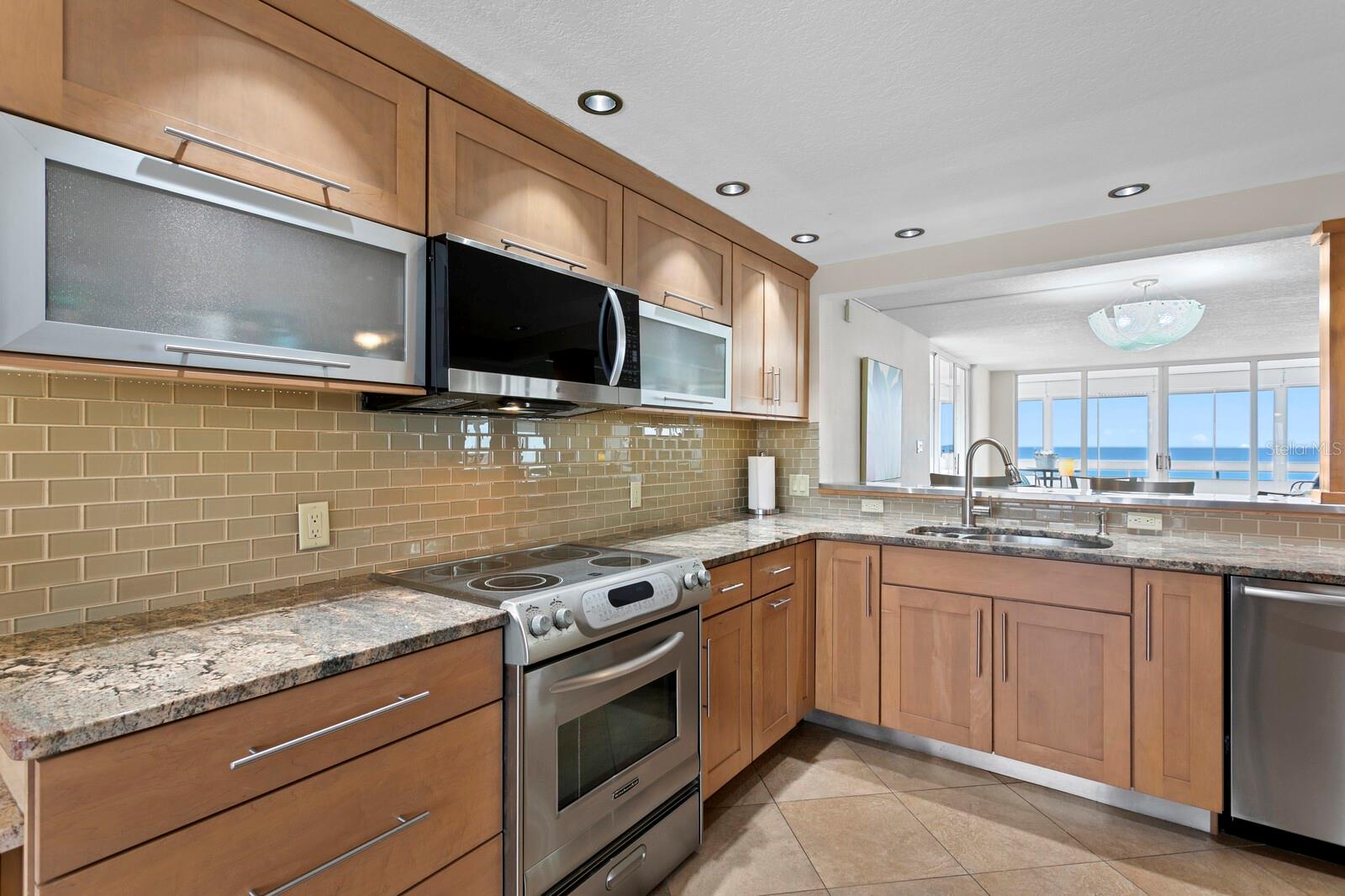 REDINGTON TOWERS 1 CONDO - Residential