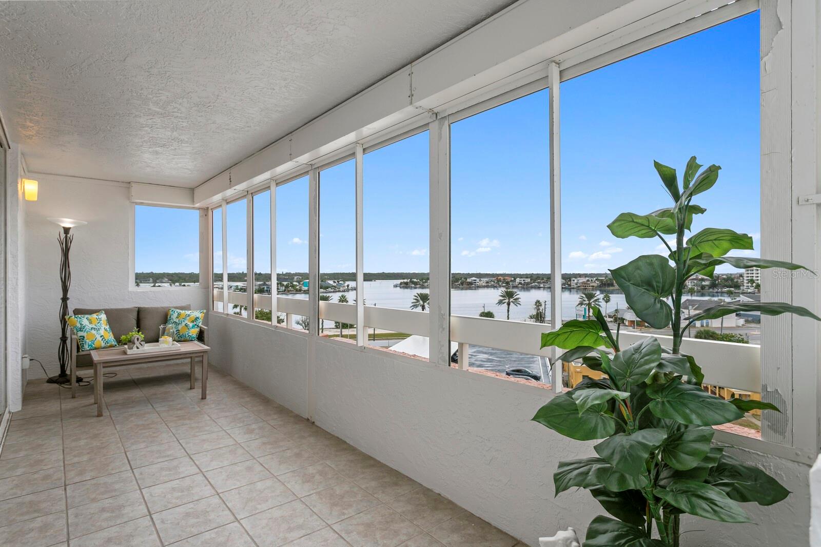 REDINGTON TOWERS 1 CONDO - Residential