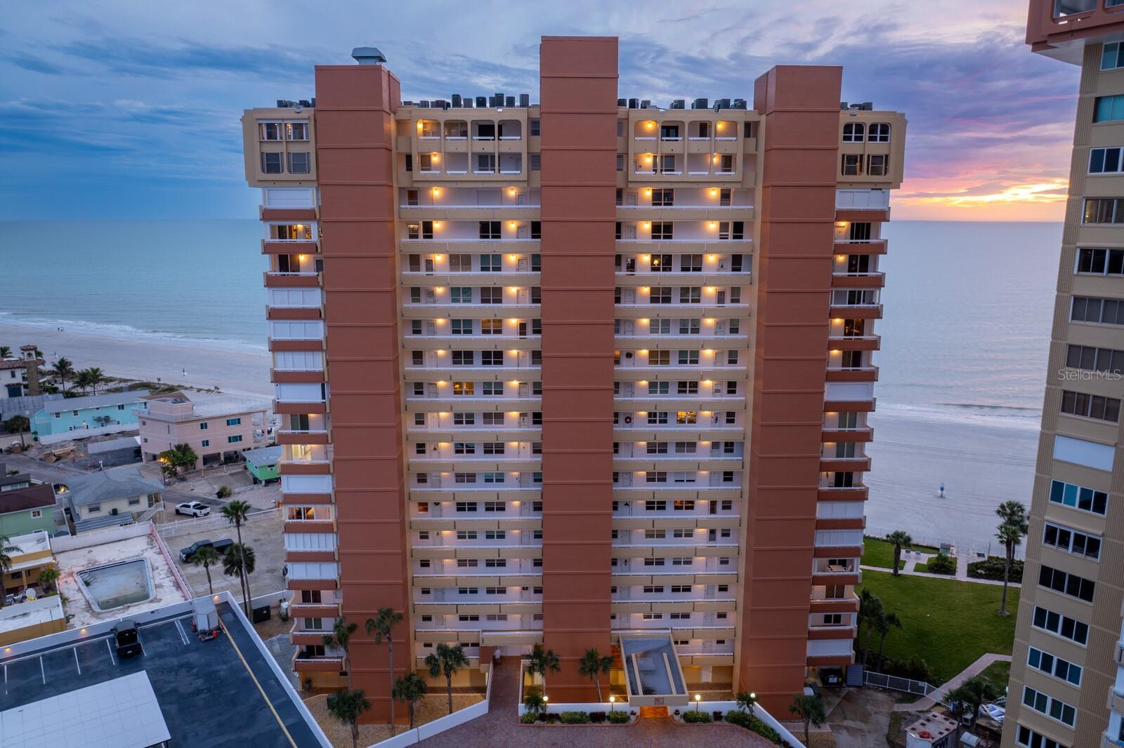 REDINGTON TOWERS 1 CONDO - Residential