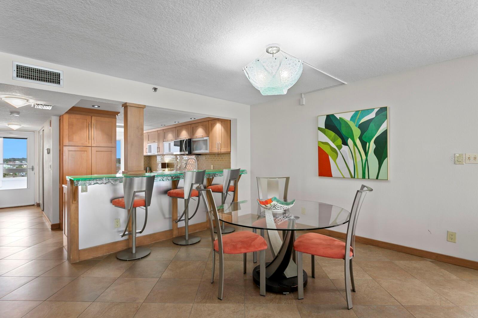 REDINGTON TOWERS 1 CONDO - Residential
