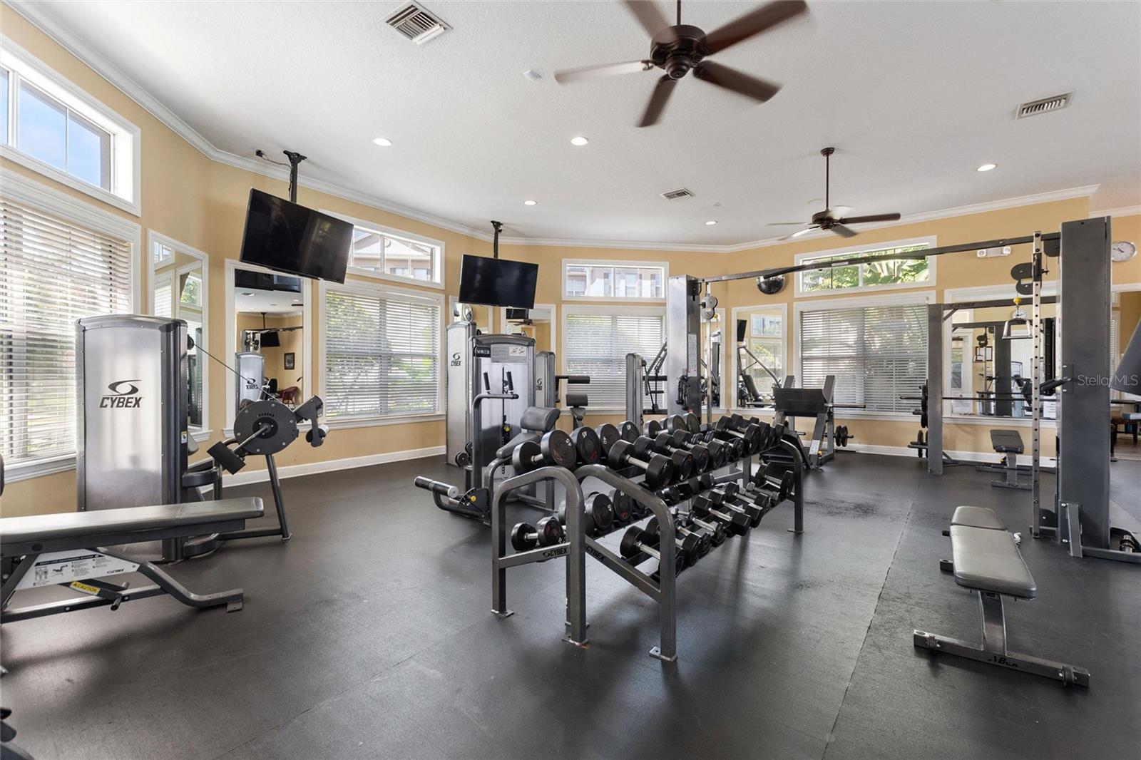 LAKESIDE AT LAKES OF WINDERMERE CONDO PH 1 - Residential