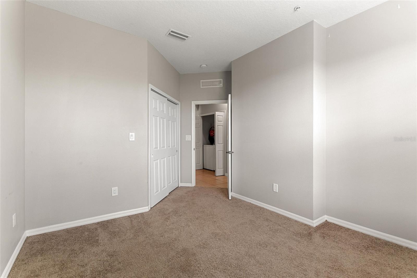 LAKESIDE AT LAKES OF WINDERMERE CONDO PH 1 - Residential