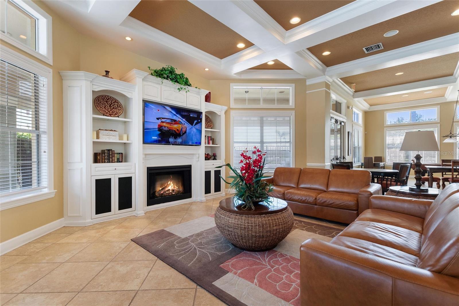 LAKESIDE AT LAKES OF WINDERMERE CONDO PH 1 - Residential