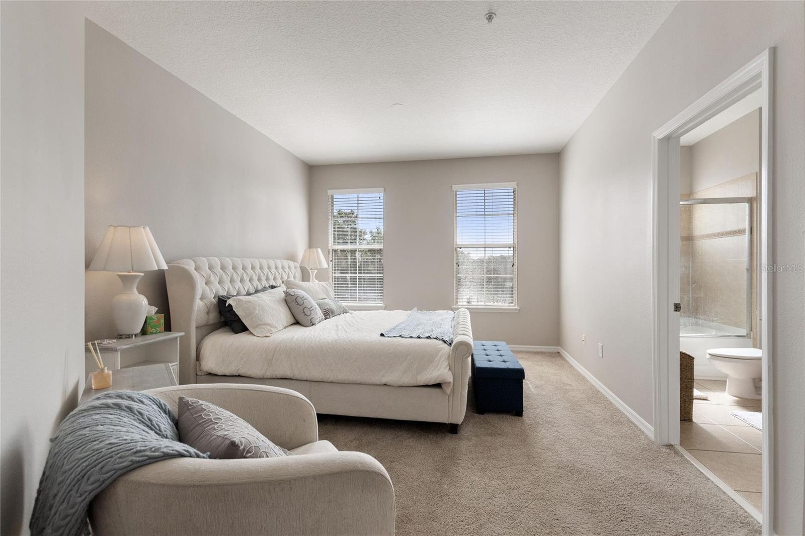LAKESIDE AT LAKES OF WINDERMERE CONDO PH 1 - Residential