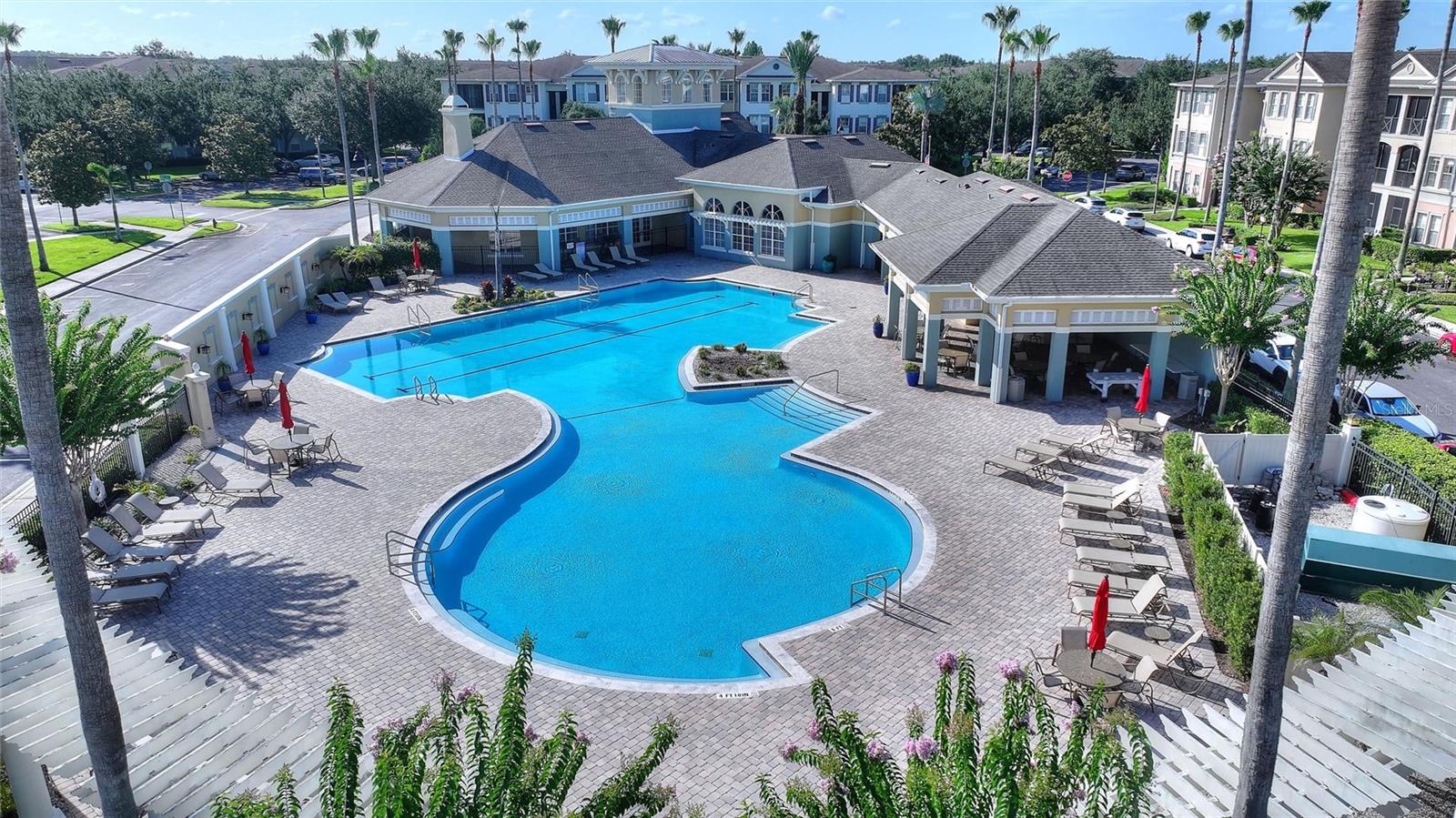 LAKESIDE AT LAKES OF WINDERMERE CONDO PH 1 - Residential
