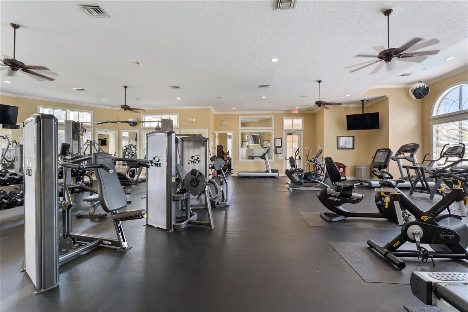 LAKESIDE AT LAKES OF WINDERMERE CONDO PH 1 - Residential