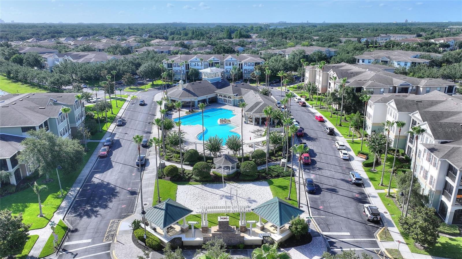 LAKESIDE AT LAKES OF WINDERMERE CONDO PH 1 - Residential