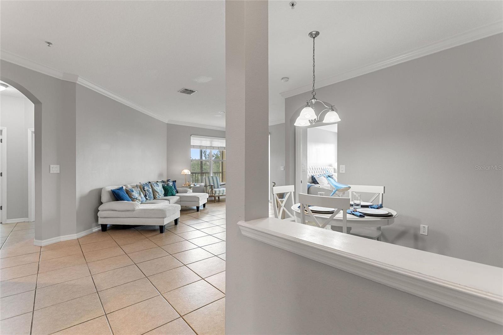 LAKESIDE AT LAKES OF WINDERMERE CONDO PH 1 - Residential