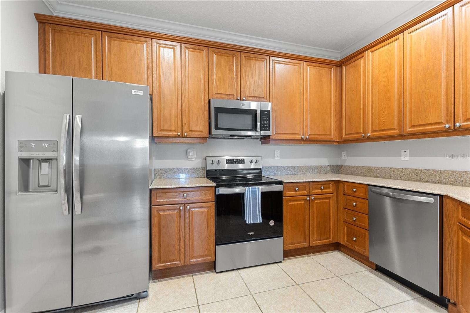 LAKESIDE AT LAKES OF WINDERMERE CONDO PH 1 - Residential
