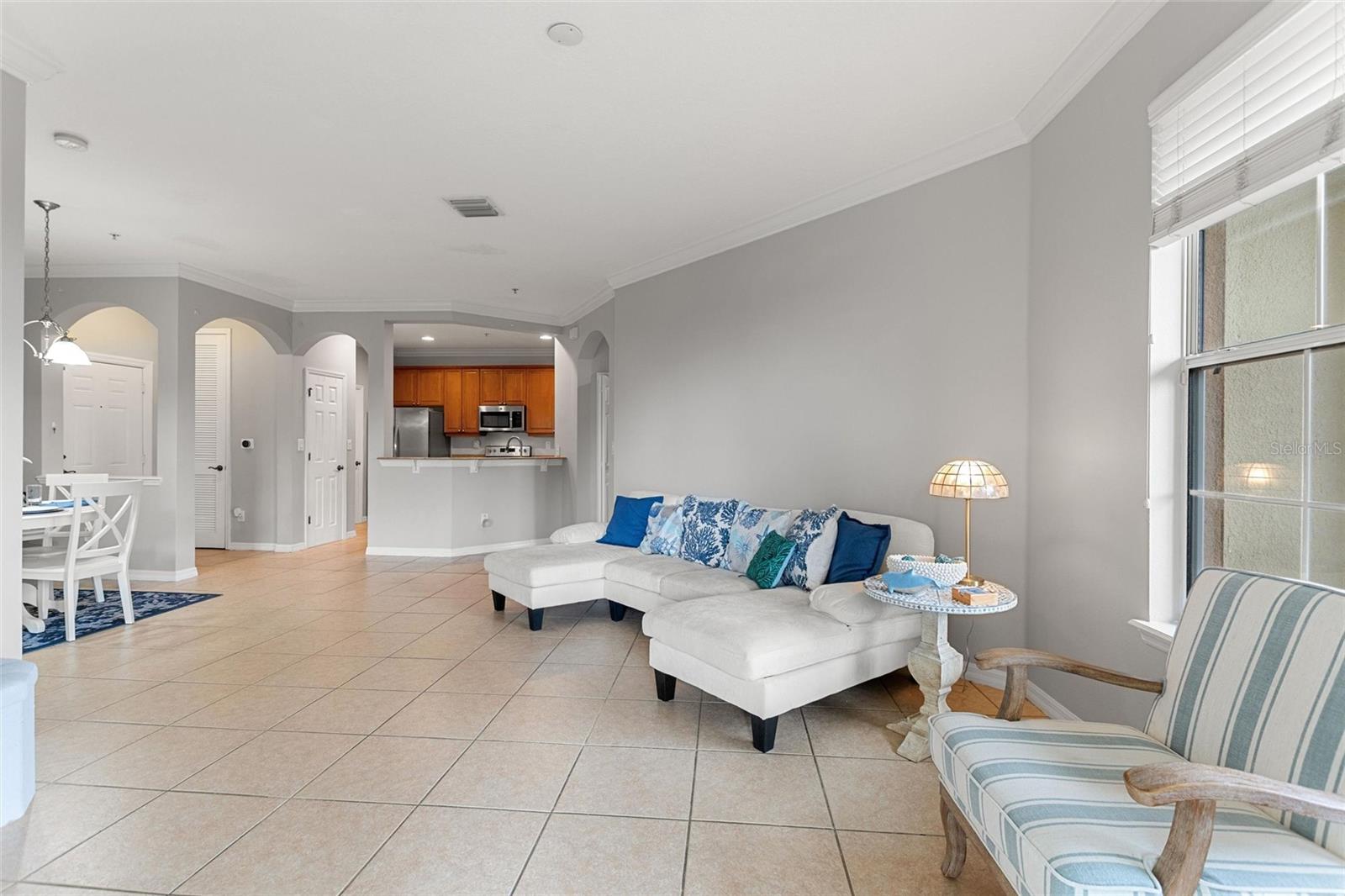 LAKESIDE AT LAKES OF WINDERMERE CONDO PH 1 - Residential