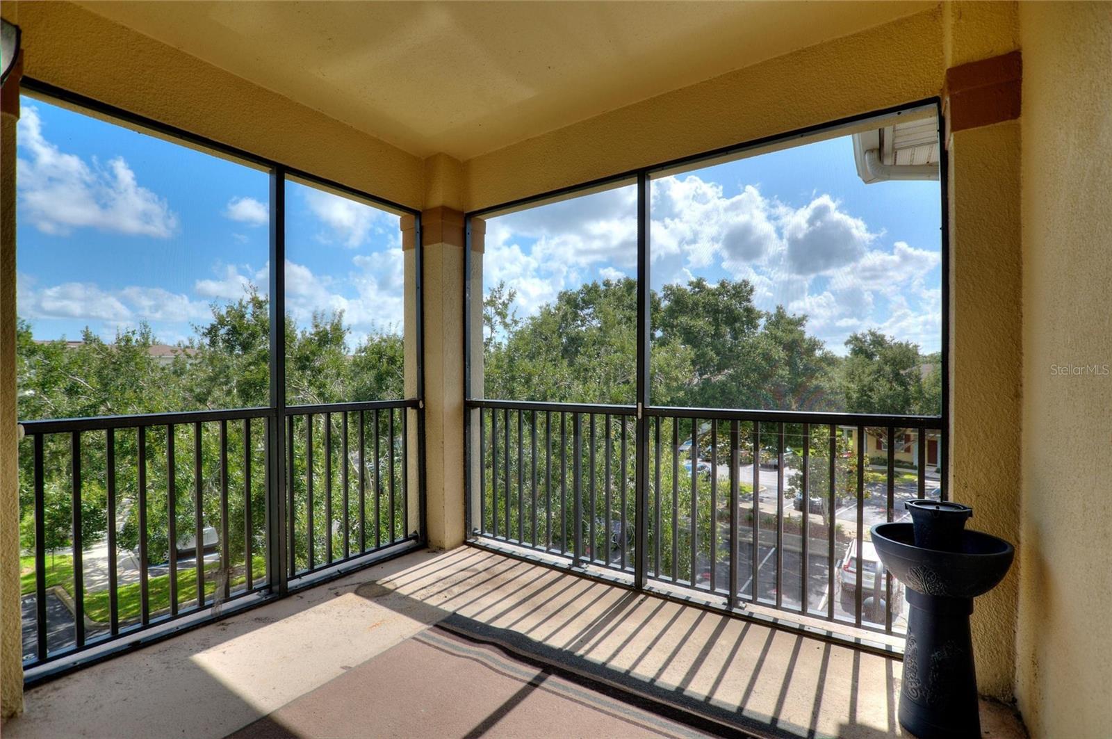 LAKESIDE AT LAKES OF WINDERMERE CONDO PH 1 - Residential