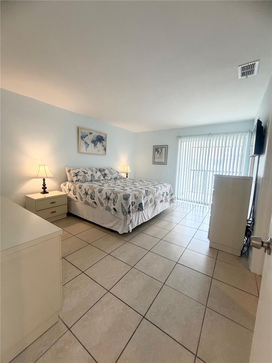 PALM MANOR PH 02 - Residential Lease